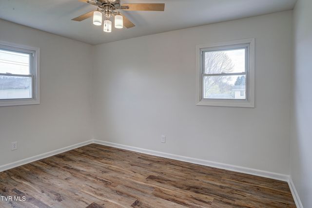 932 East Mountain View Road, Johnson City, TN 37601