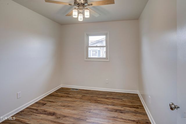 932 East Mountain View Road, Johnson City, TN 37601