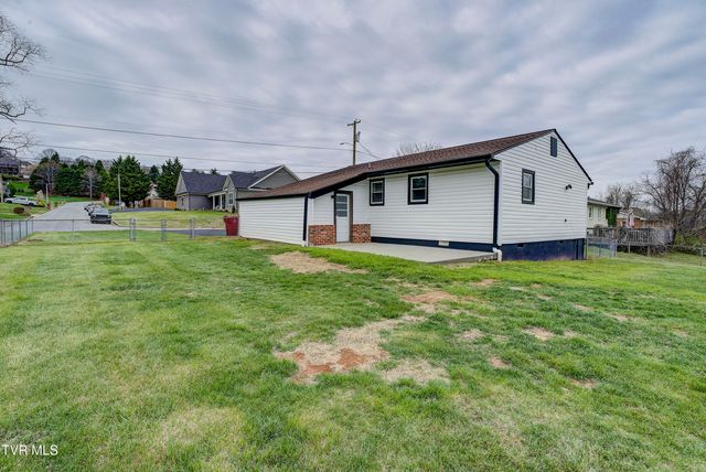 932 East Mountain View Road, Johnson City, TN 37601