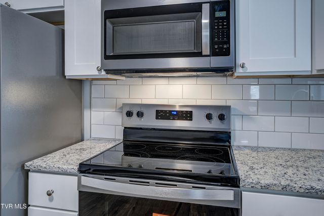 932 East Mountain View Road, Johnson City, TN 37601