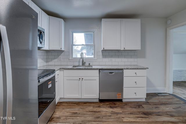 932 East Mountain View Road, Johnson City, TN 37601