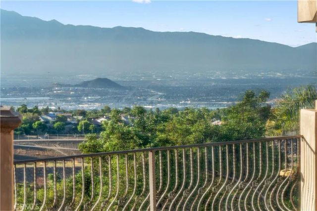 423 Cleveland Way, Corona, CA 92881