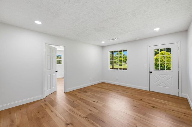 318 County Road 801, Etowah, TN 37331
