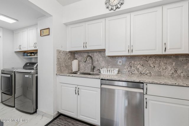 52 Galewood Drive 637, Matawan, NJ 07747