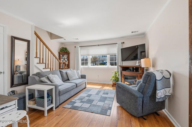 52 Galewood Drive 637, Matawan, NJ 07747