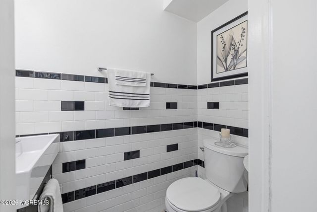 52 Galewood Drive 637, Matawan, NJ 07747