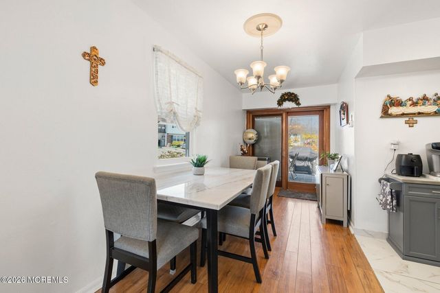 52 Galewood Drive 637, Matawan, NJ 07747