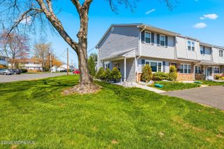52 Galewood Drive 637, Matawan, NJ 07747