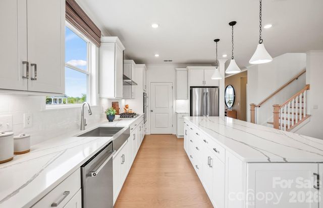 1610 Cavern View Way, Midland, NC 28107
