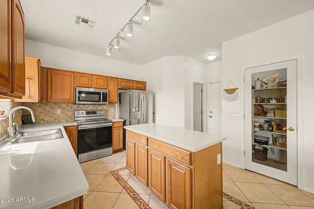 6025 S 15TH Drive, Phoenix, AZ 85041