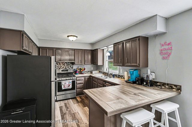 1761 Schoolcraft Street, Holt, MI 48842