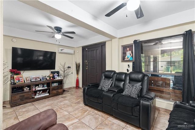 504 E Chapa Avenue, Pharr, TX 78577