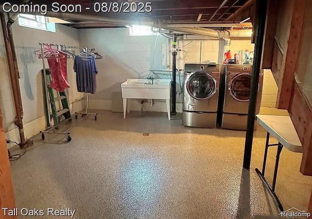 10 Wenonah Drive, Pontiac, MI 48341