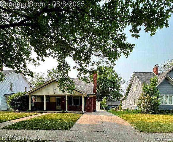 10 Wenonah Drive, Pontiac, MI 48341