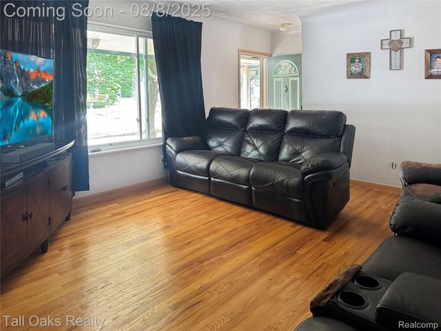 10 Wenonah Drive, Pontiac, MI 48341