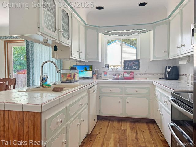 10 Wenonah Drive, Pontiac, MI 48341