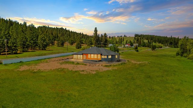 19490 N Madison Rd, Mead, WA 99021
