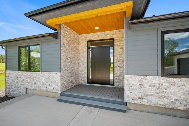 19490 N Madison Rd, Mead, WA 99021
