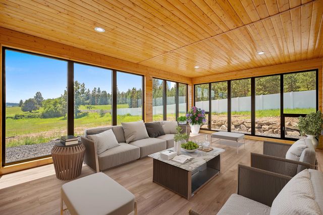 19490 N Madison Rd, Mead, WA 99021