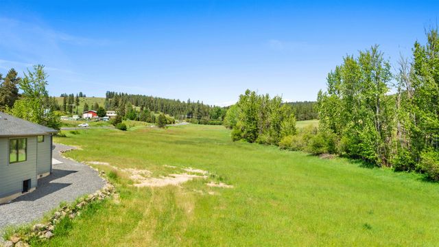 19490 N Madison Rd, Mead, WA 99021