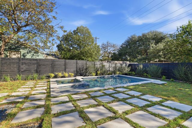 2803 Oak Park DR, Austin, TX 78704