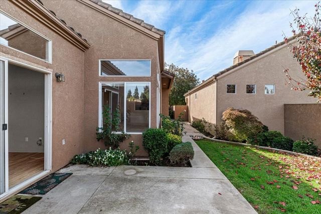 433 Terrasol Ln, Oakdale, CA 95361