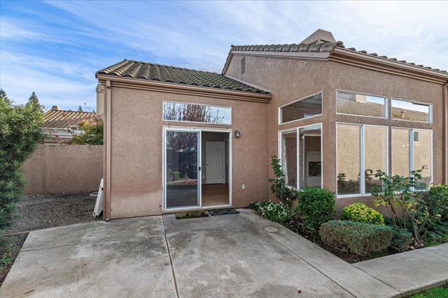 433 Terrasol Ln, Oakdale, CA 95361