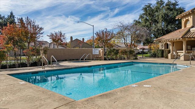 433 Terrasol Ln, Oakdale, CA 95361