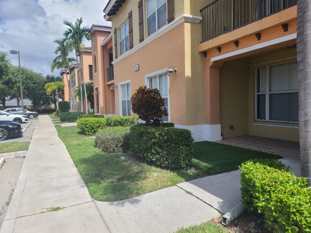 3561 Forest Hill Boulevard 71, Palm Springs, FL 33406