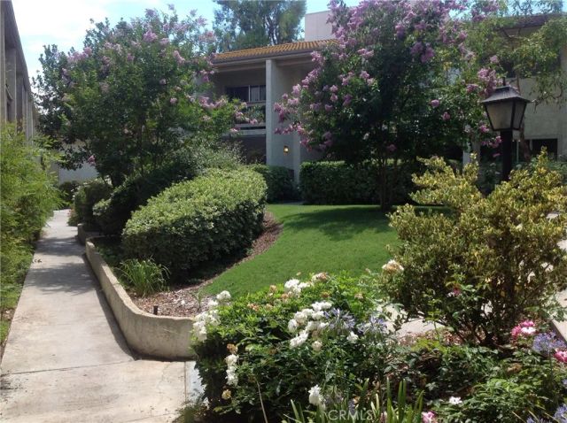 4732 Park Granada 221, Calabasas, CA 91302
