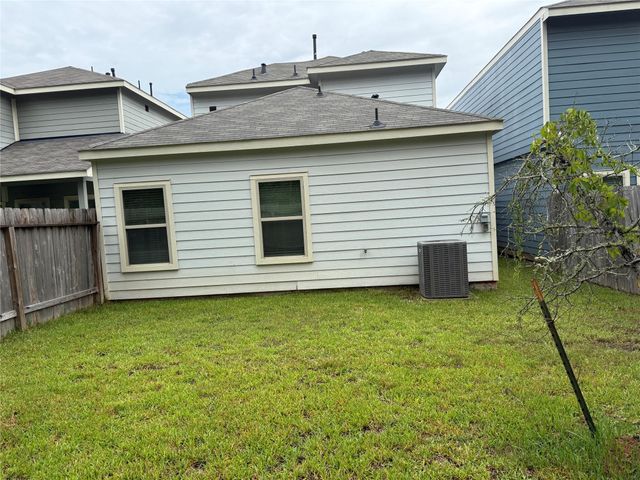 109 Camelot Place Court, Conroe, TX 77304