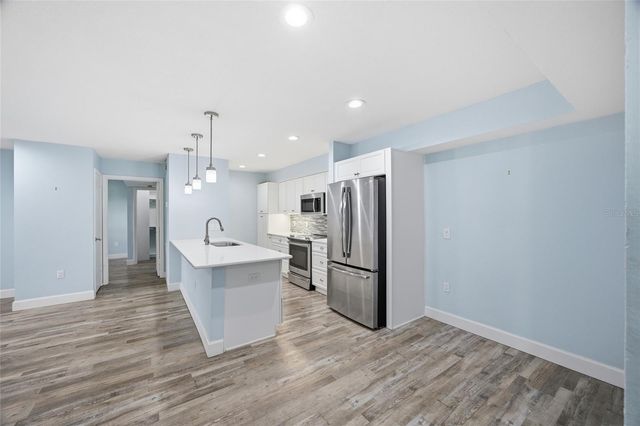 9481 HIGHLAND OAK DRIVE 802, Tampa, FL 33647