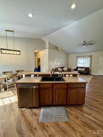 2600 N Cinnamon Pl, Meridian, ID 83646