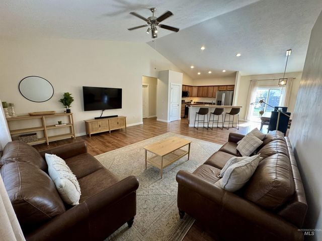 2600 N Cinnamon Pl, Meridian, ID 83646