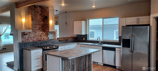 725 NW New York Avenue, Chehalis, WA 98532
