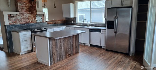 725 NW New York Avenue, Chehalis, WA 98532