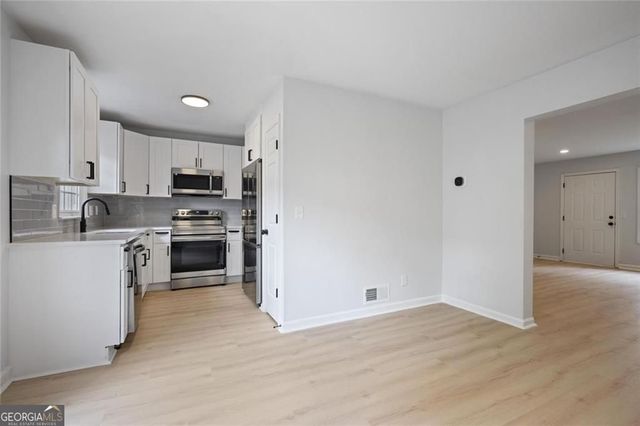 224 Chads Ford Way, Roswell, GA 30076