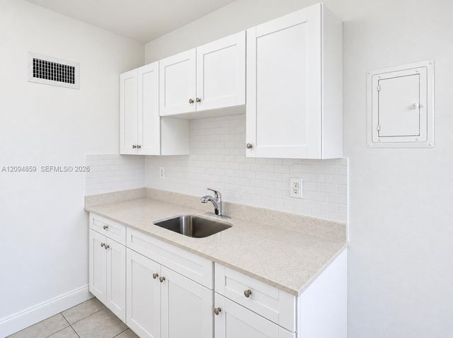 6487 W Flagler Street 9, Miami, FL 33144