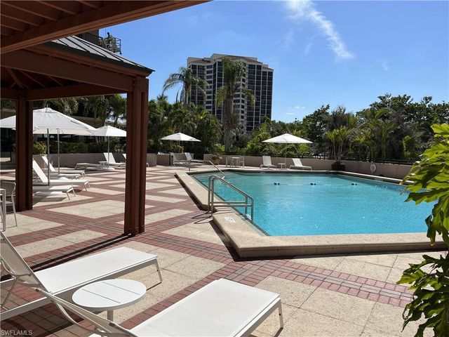 6075 Pelican Bay BLVD 1204, Naples, FL 34108
