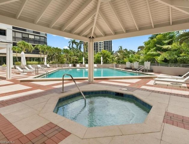 6075 Pelican Bay BLVD 1204, Naples, FL 34108
