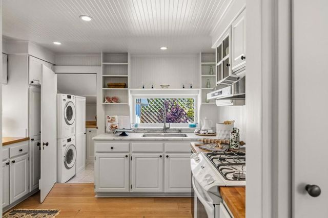 315 Willow Street, Pacific Grove, CA 93950