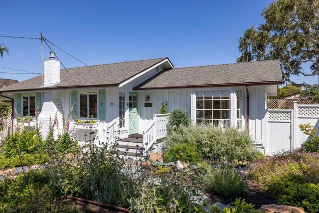 315 Willow Street, Pacific Grove, CA 93950