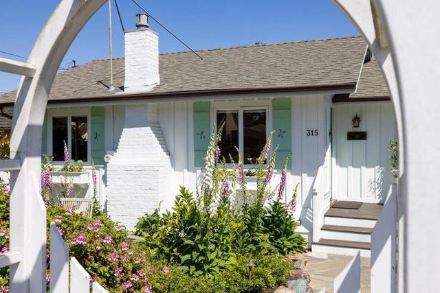 315 Willow Street, Pacific Grove, CA 93950