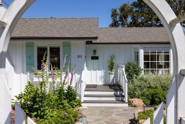 315 Willow Street, Pacific Grove, CA 93950