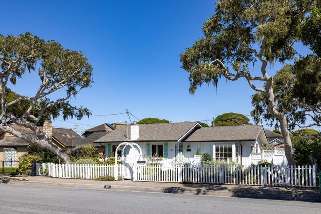 315 Willow Street, Pacific Grove, CA 93950