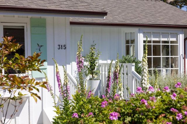 315 Willow Street, Pacific Grove, CA 93950