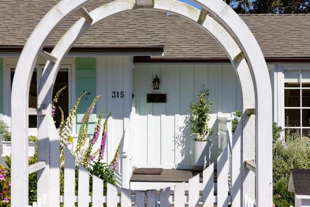 315 Willow Street, Pacific Grove, CA 93950