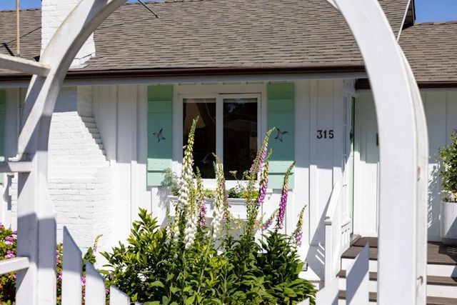 315 Willow Street, Pacific Grove, CA 93950