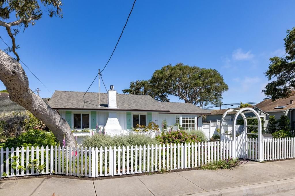 315 Willow Street, Pacific Grove, CA 93950