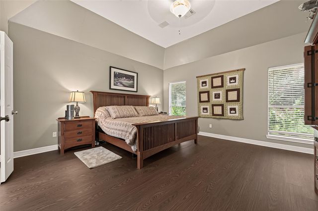 174 Park Way, Conroe, TX 77356
